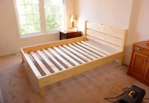 Cama de Madera - Diseño Moderno y Duradero CA002